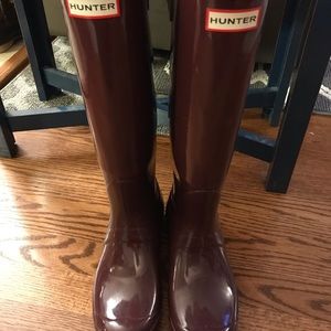 Hunter Maroon Glossy Finish Tall Size 8